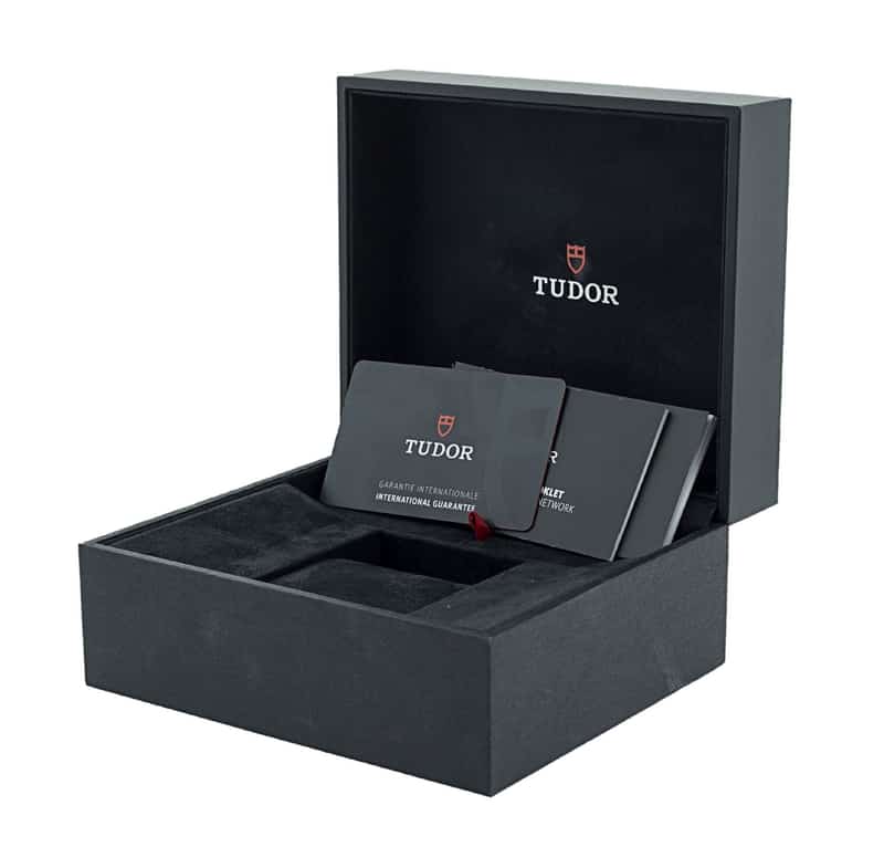 Tudor Style M12110-0003